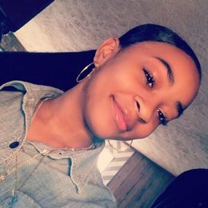 Meet your Posher, Lexie